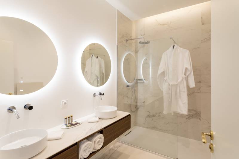 Ambiance intime et raffinée dans une suite pour couple à Sète proche de Montpellier