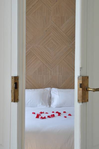 Séjour en couple dans une chambre avec terrasse à Sète proche de Montpellier