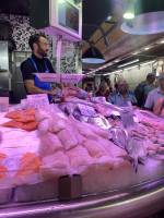 Marché traditionnel du centre-ville de Sète